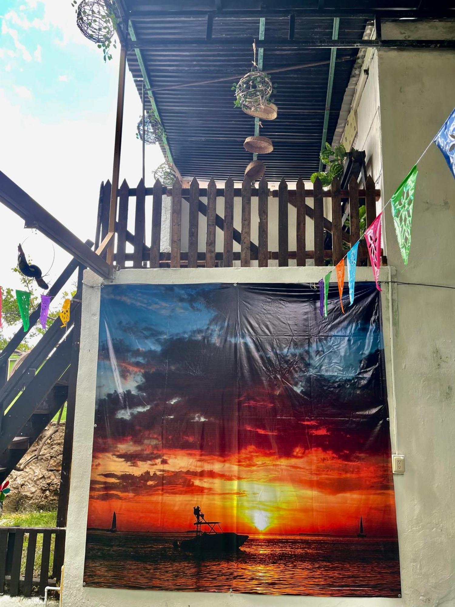 La Casa De La 12 Hostel Campeche Exterior photo